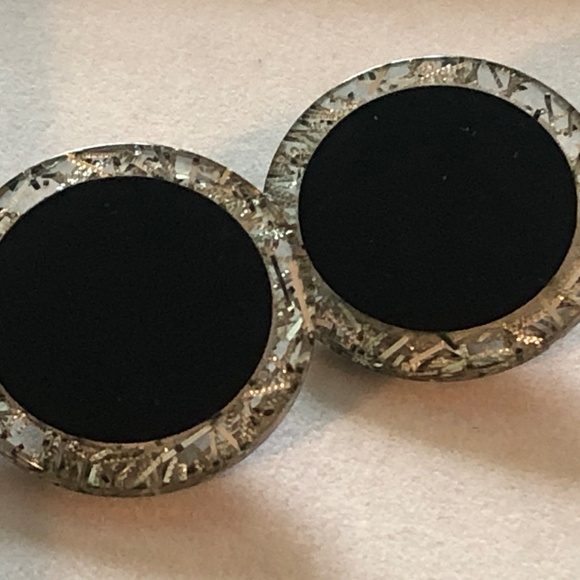 3/$32 VTG 60s Black/Clear Resin Silver Metal Foil Flakes Round Clip On Earrings - Picture 6 of 10